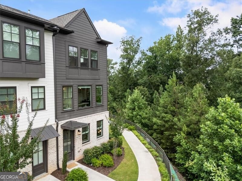 6579 Beacon Drive Atlanta GA 30328