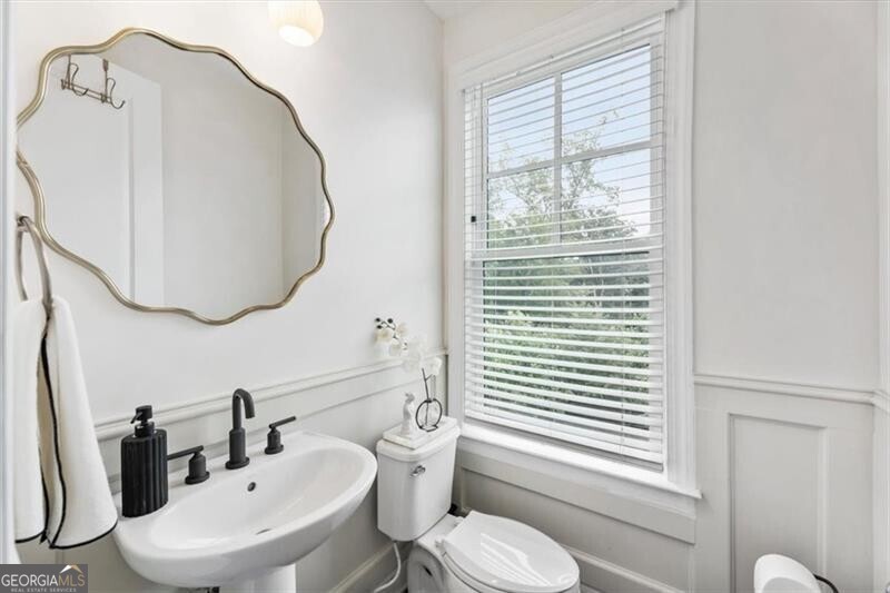 6579 Beacon Drive Atlanta GA 30328