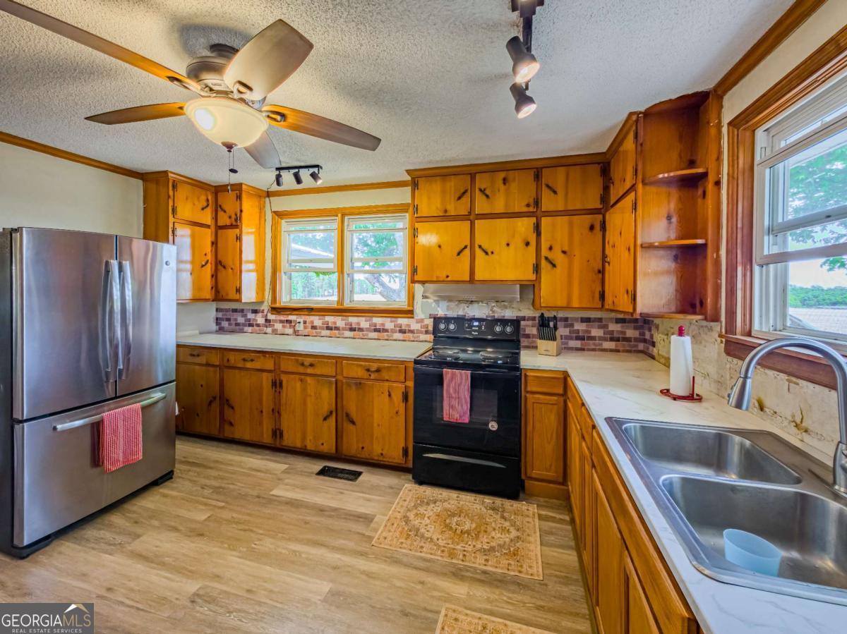 1975 Russell Smith Road Sycamore GA 31790
