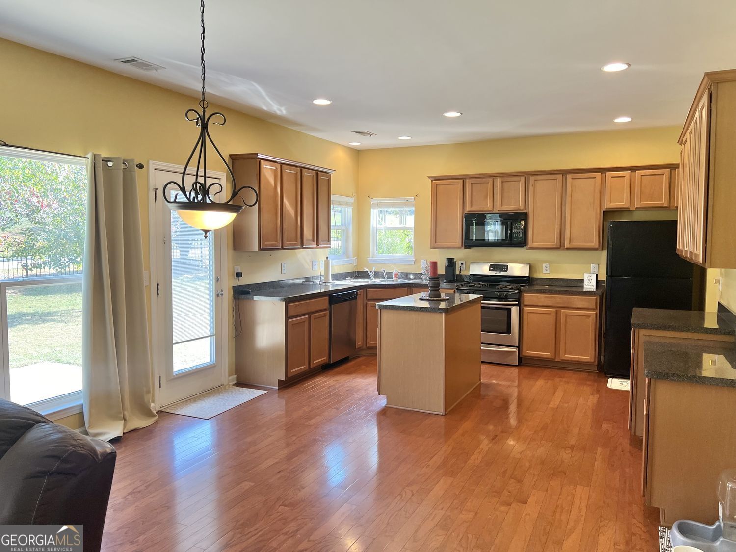 1116 Silverbrooke Drive Powder Springs GA 30127