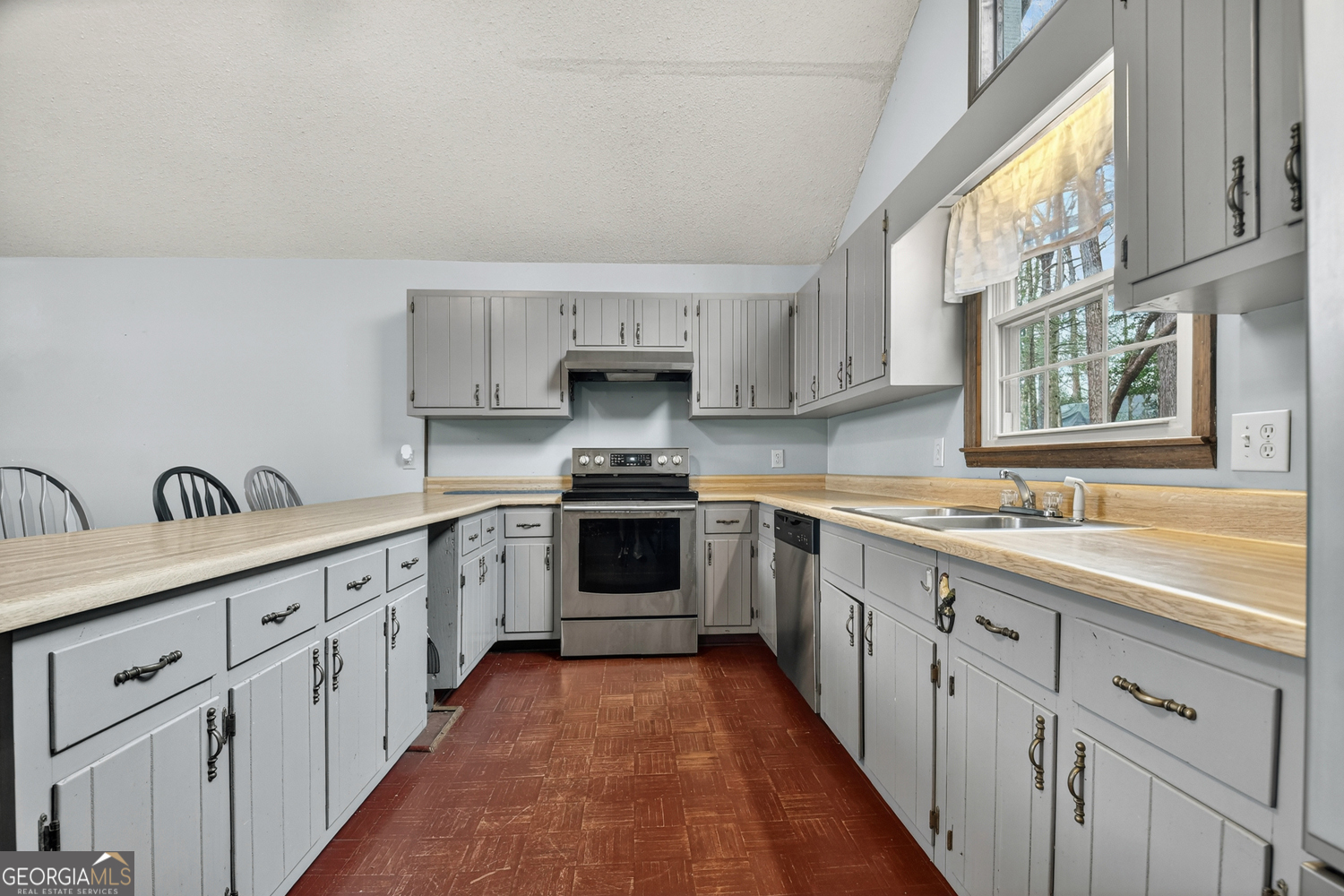 95 N Crestview Drive Ellijay GA 30540
