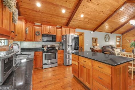 18 Shelter Cove Road Cleveland GA 30528