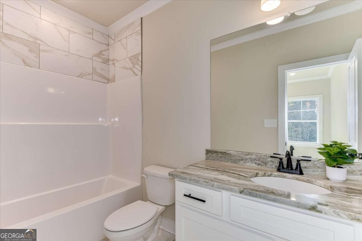 1021 Pointe S Tignall GA 30668