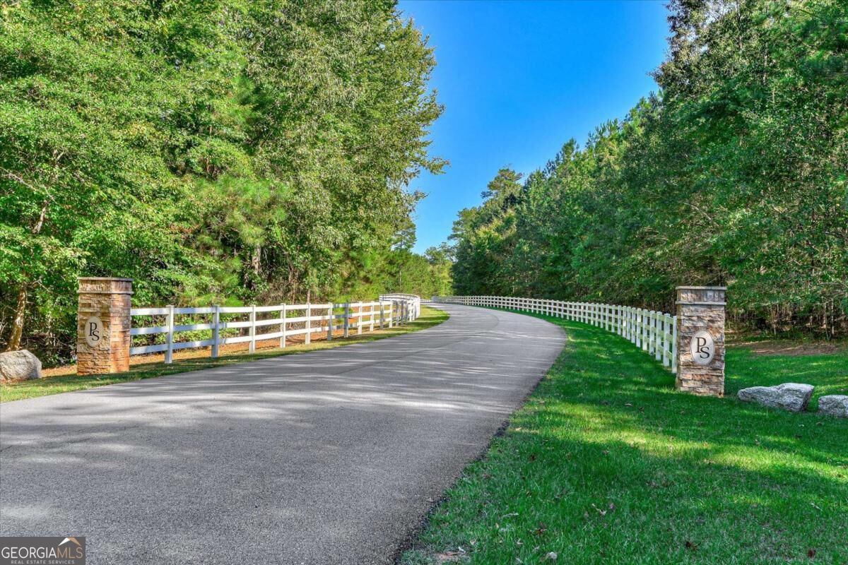 1021 Pointe S Tignall GA 30668