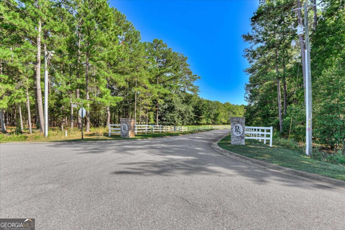 1021 Pointe S Tignall GA 30668