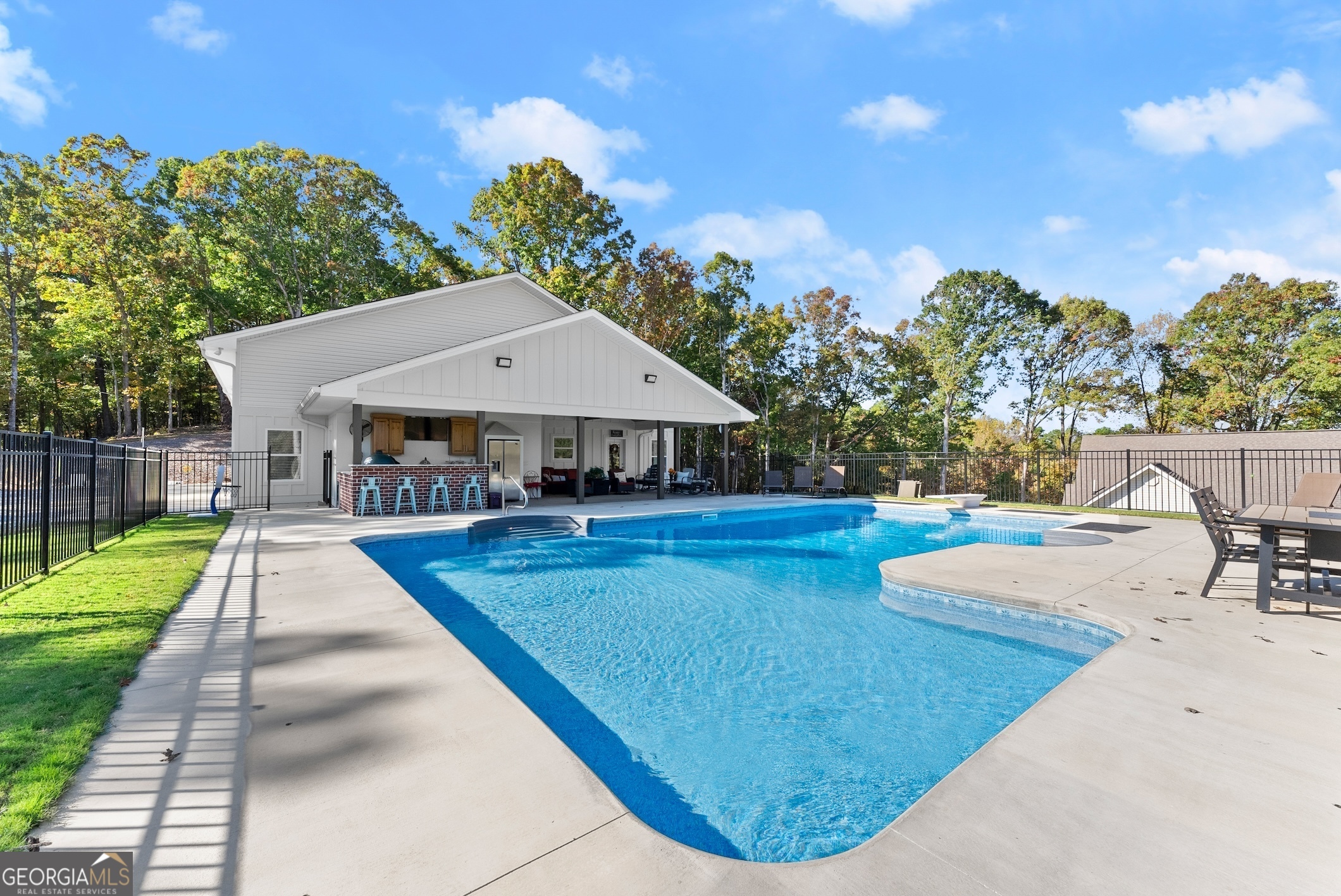 125 And 87 Rainbow Circle Cleveland GA 30528