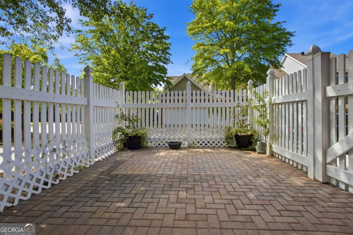 8410 Parker Place Roswell GA 30076