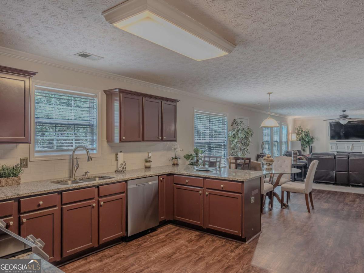 6042 Fairington Farms Lane Lithonia GA 30038