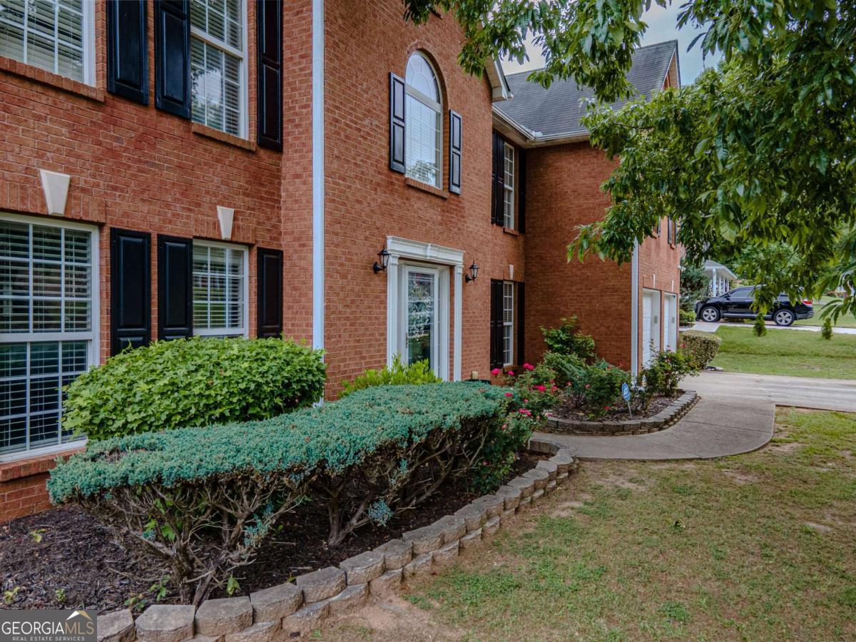 6042 Fairington Farms Lane Lithonia GA 30038