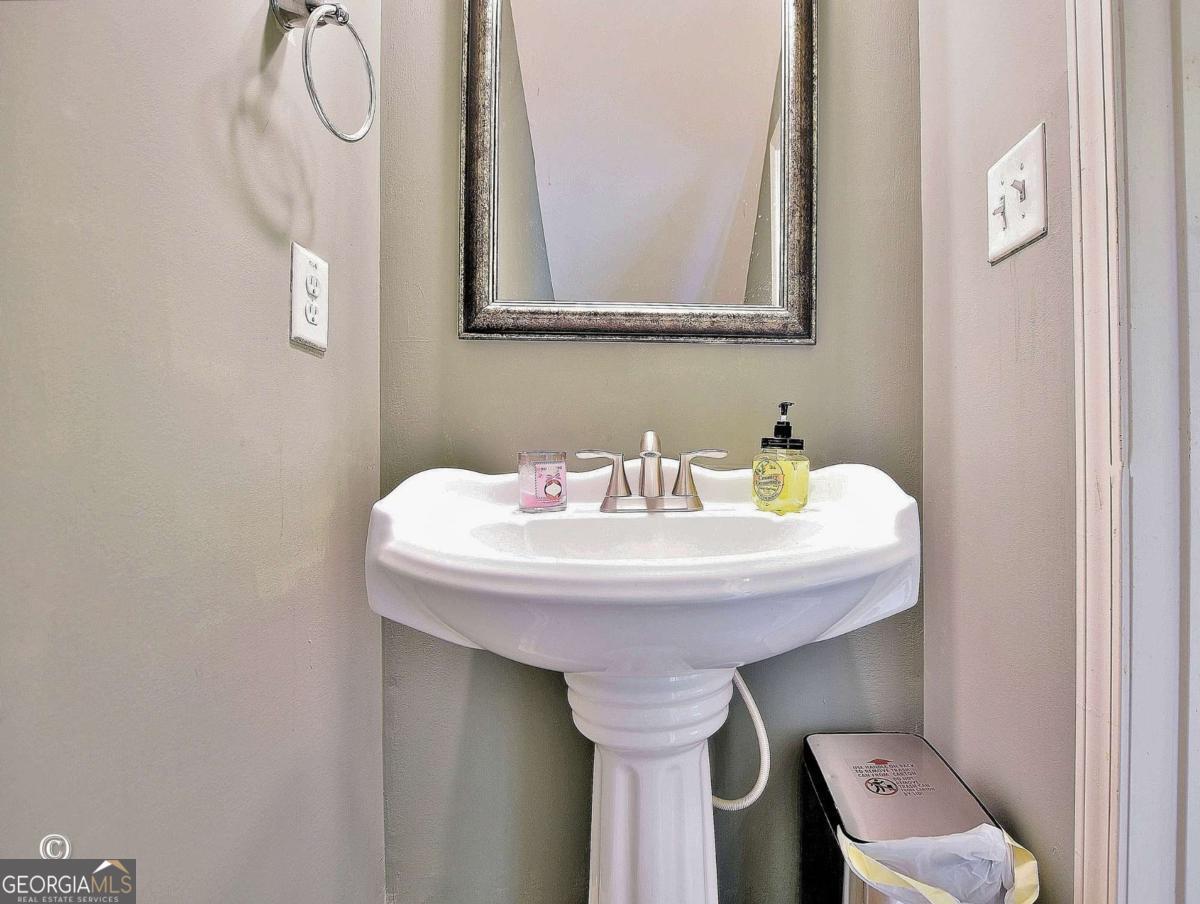 15 Lilac Path Hamilton GA 31811