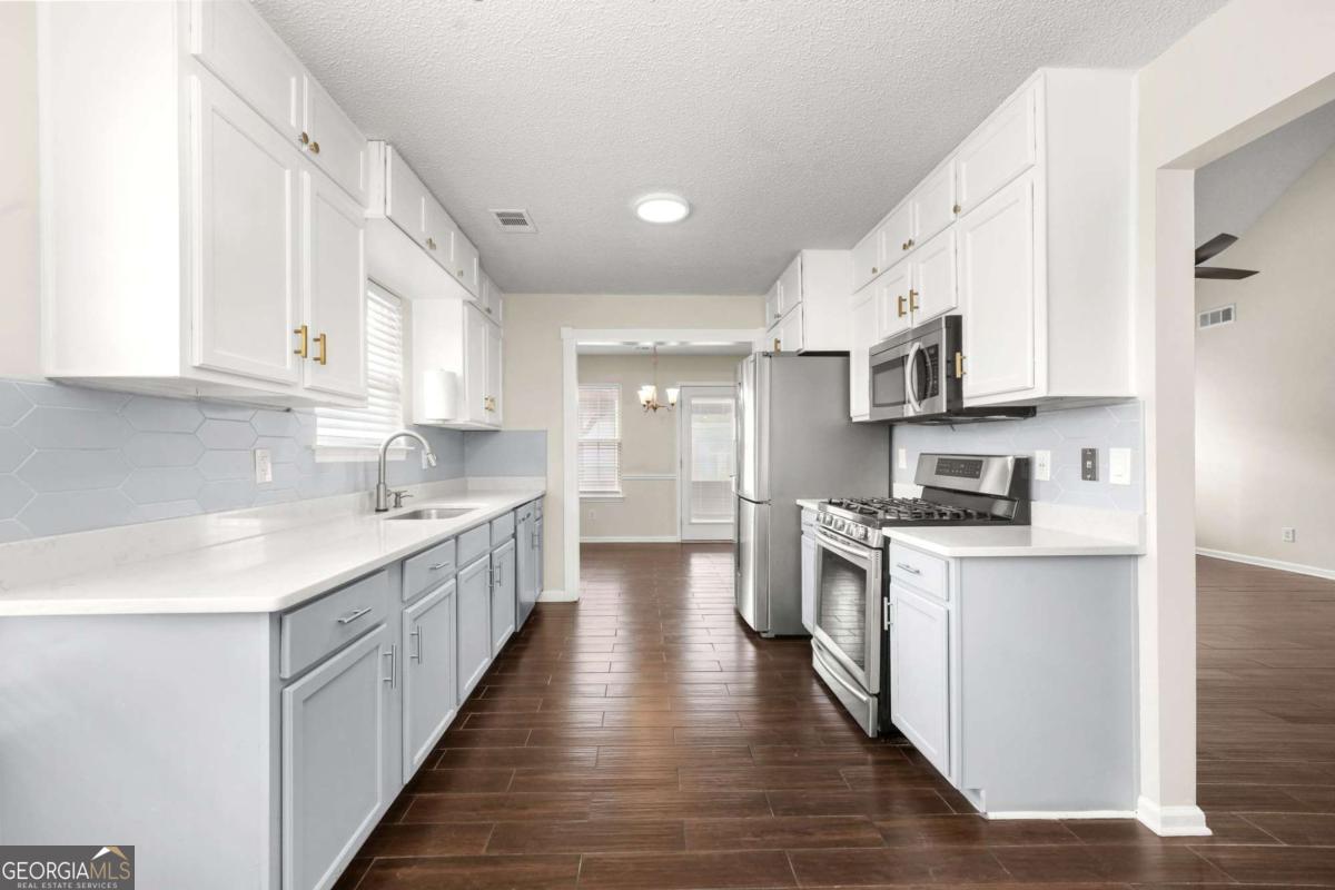 2021 Registry Drive Hampton GA 30228