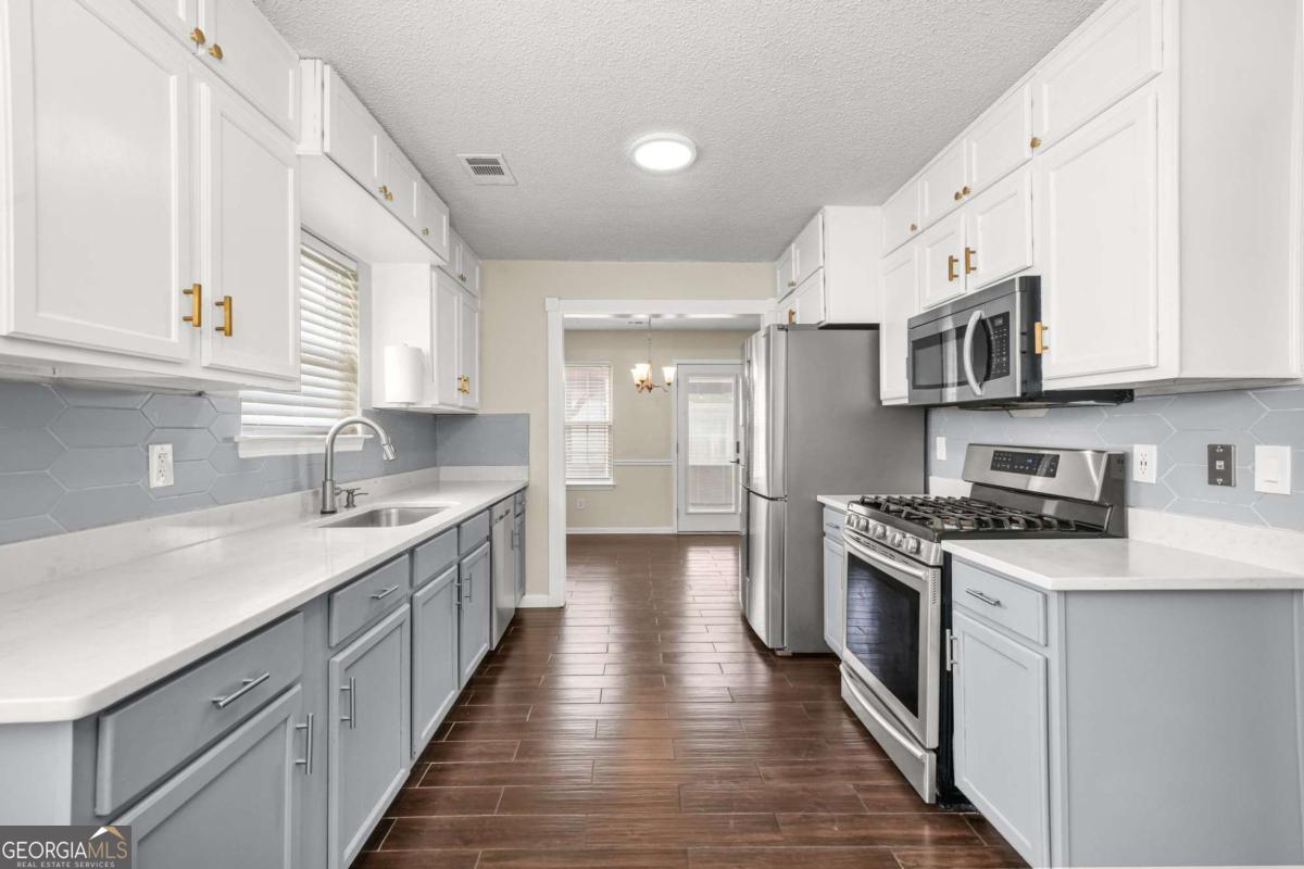 2021 Registry Drive Hampton GA 30228