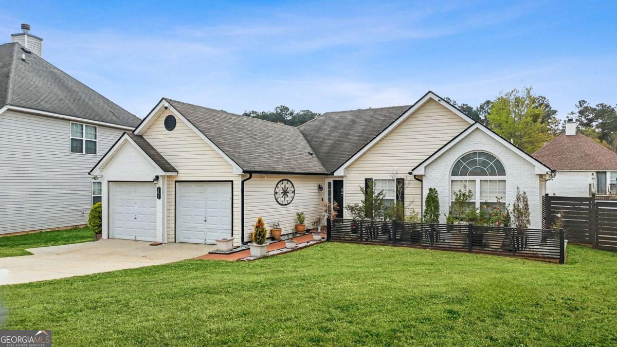 2021 Registry Drive Hampton GA 30228