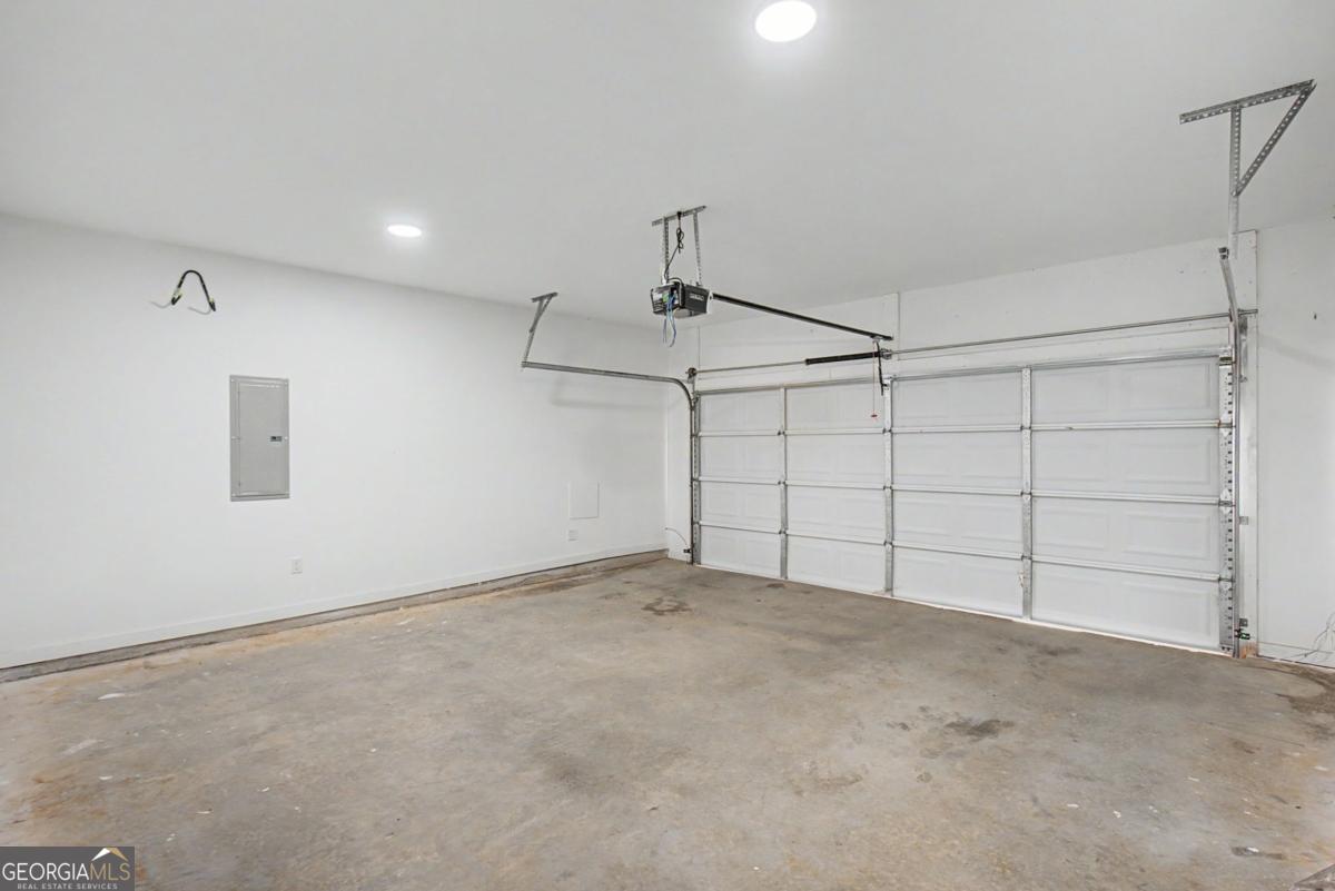 24 Rocky Circle NE White GA 30184