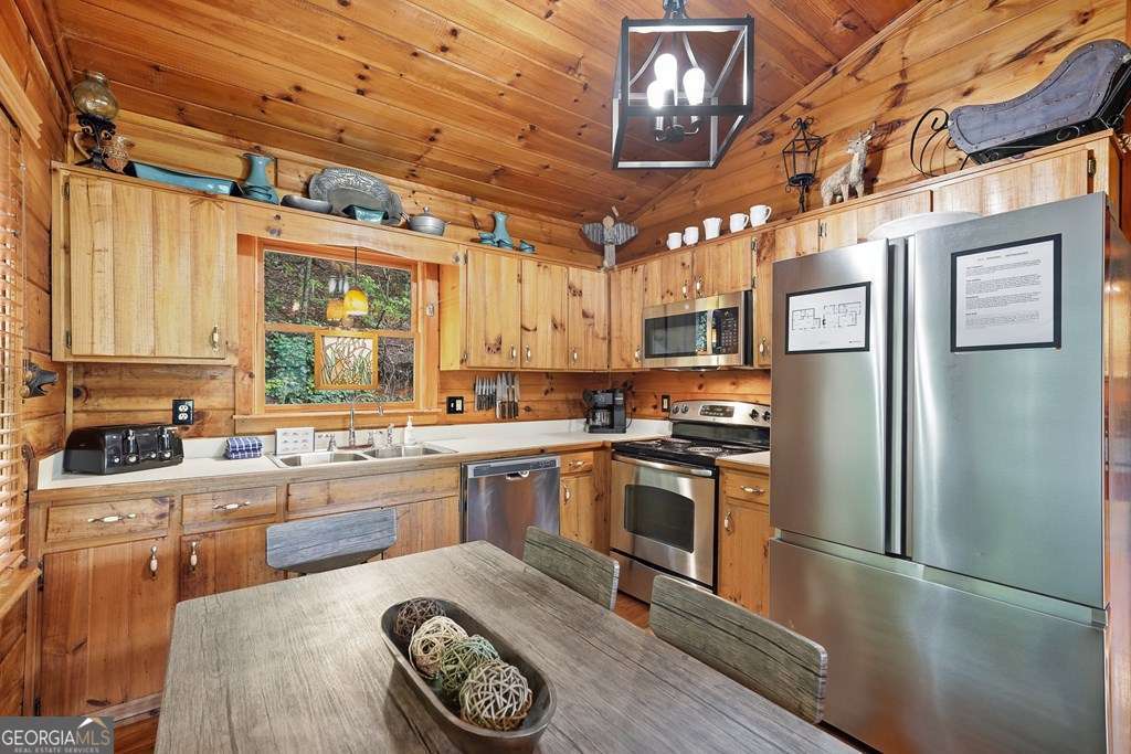 399 Laurel Mountain Road Blue Ridge GA 30513