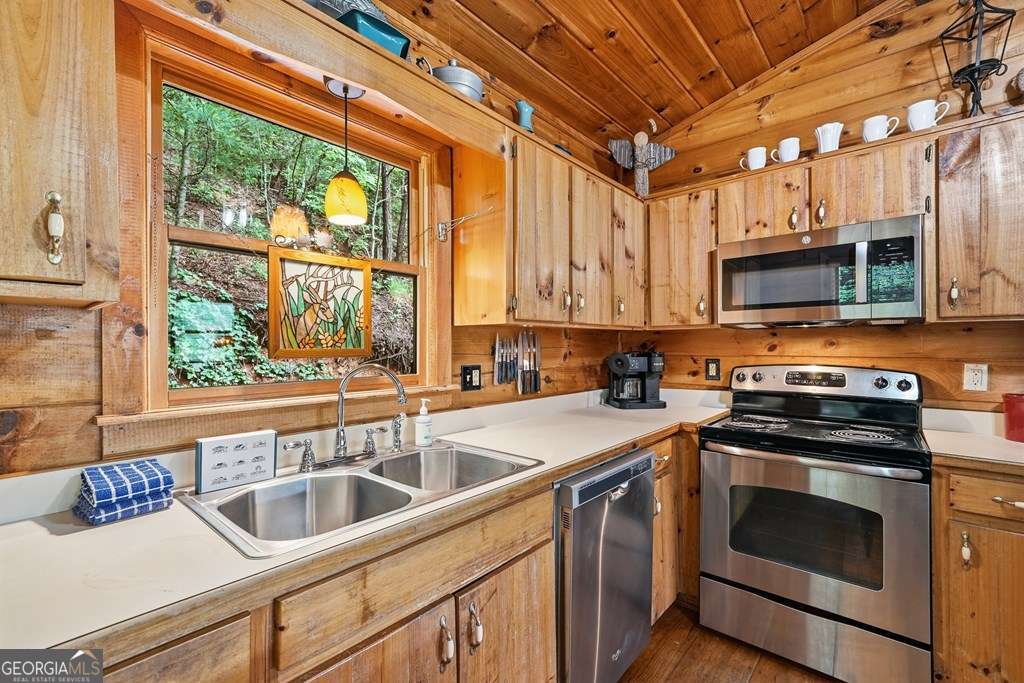 399 Laurel Mountain Road Blue Ridge GA 30513