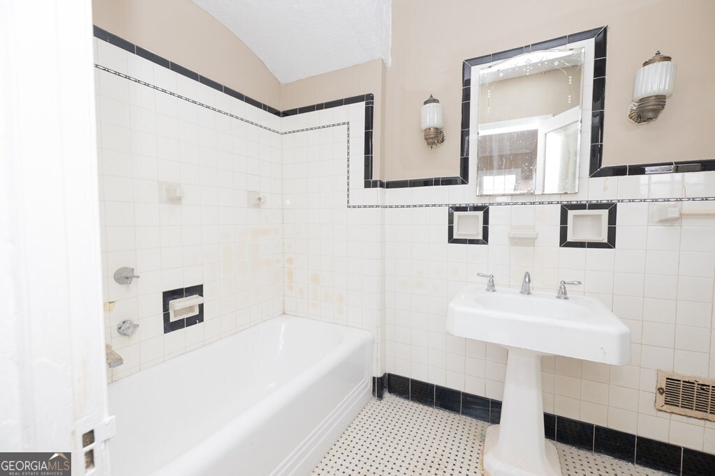 8 Old Chestnut Street Lumpkin GA 31815