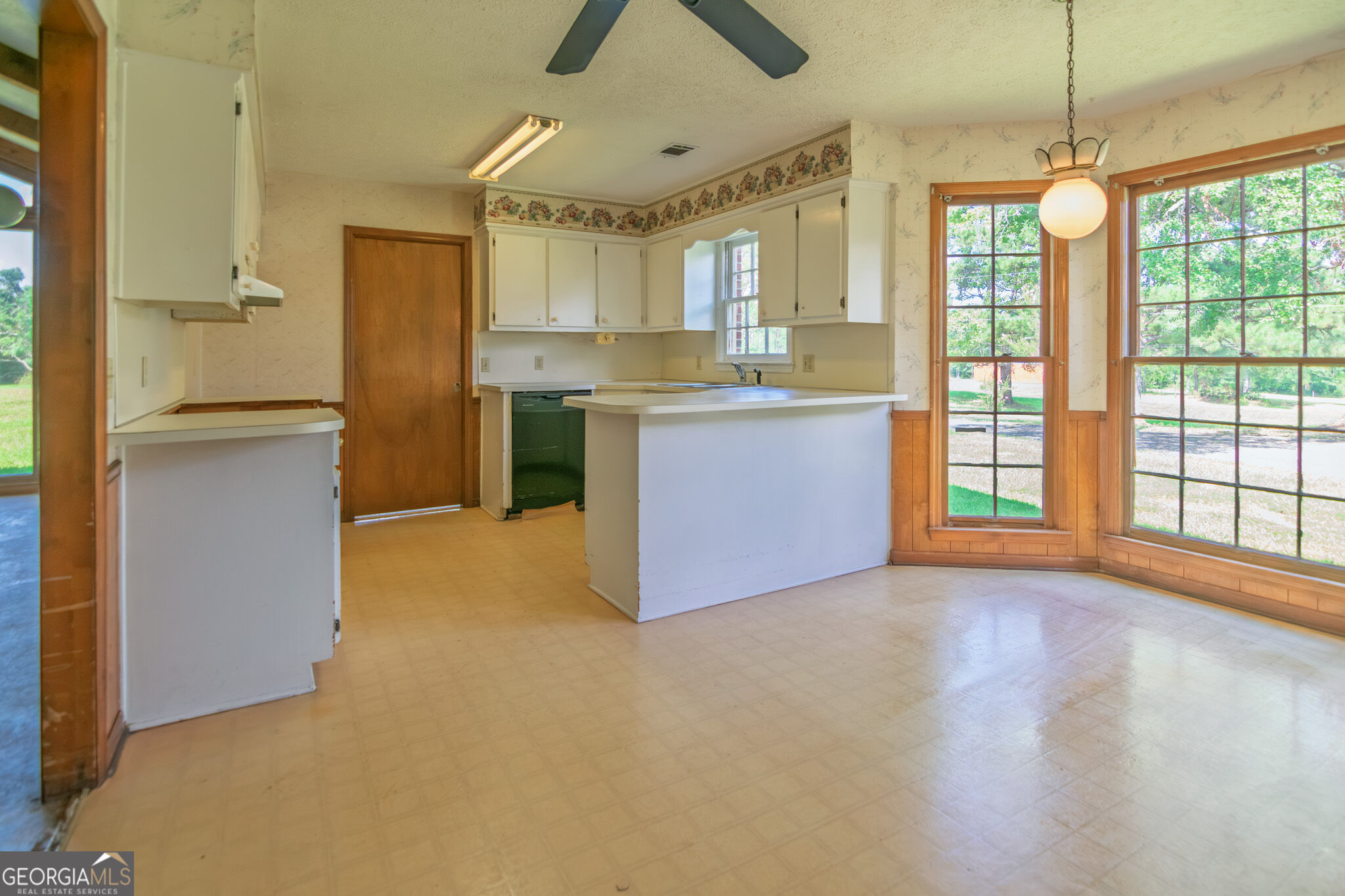 616 Twin Lakes Road Waverly Hall GA 31831