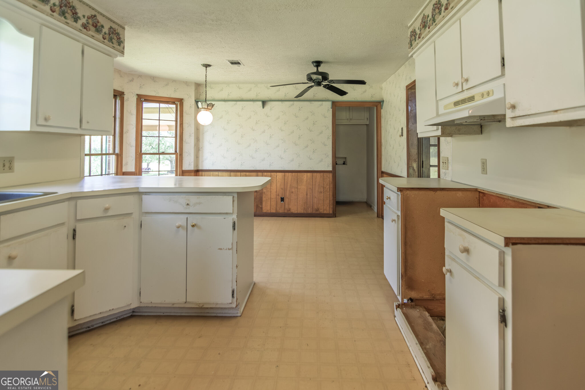 616 Twin Lakes Road Waverly Hall GA 31831