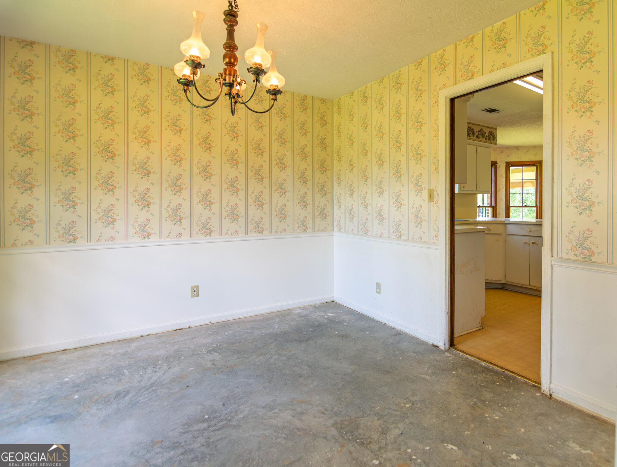616 Twin Lakes Road Waverly Hall GA 31831