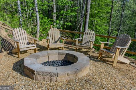 138 Rhondas Way Ellijay GA 30540