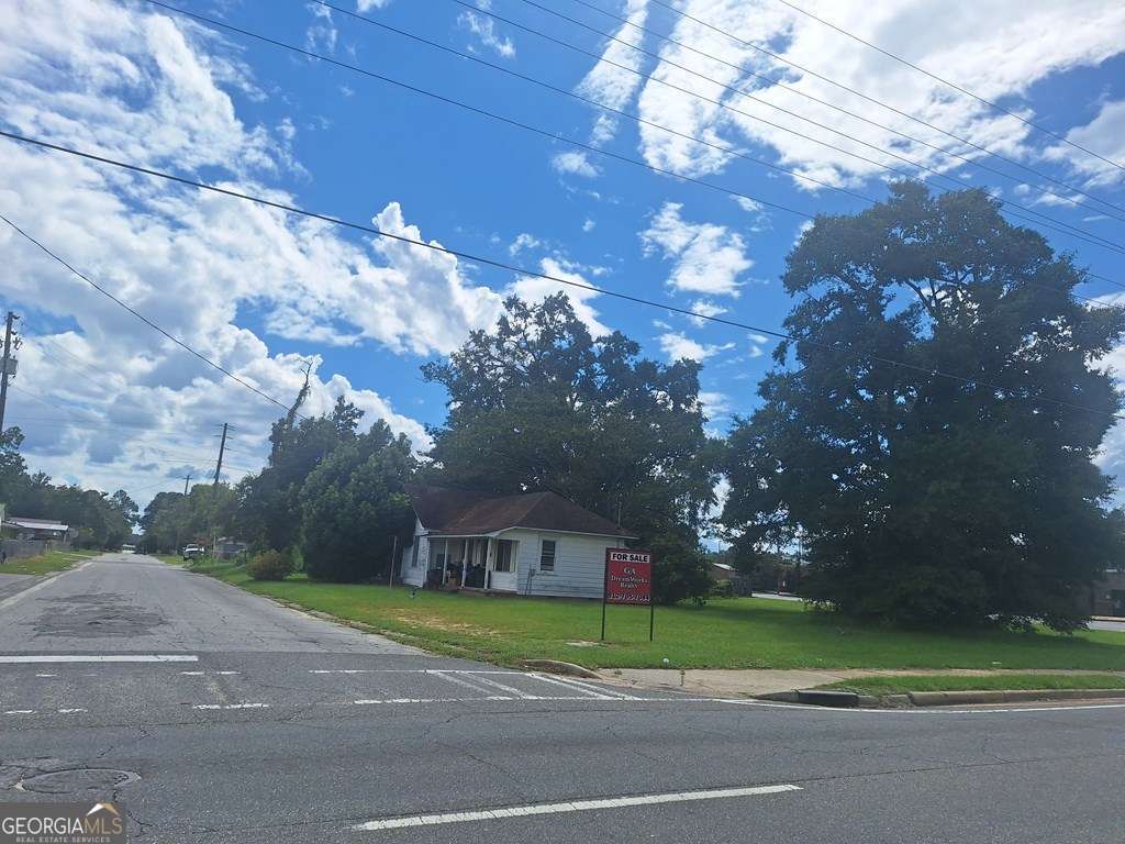 403 S Ware Street Alma GA 31510