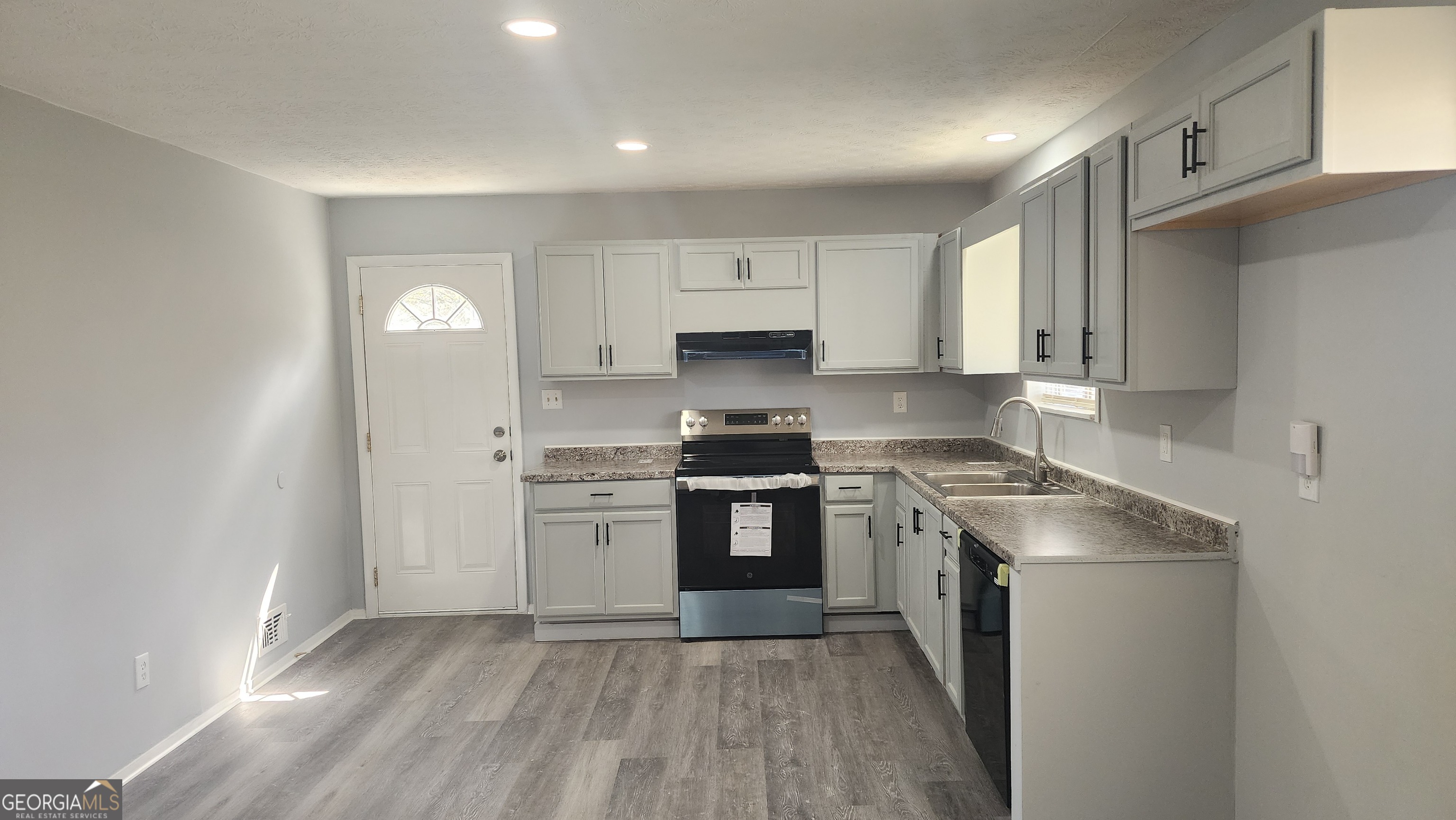 8423 Avalon Drive Riverdale GA 30274