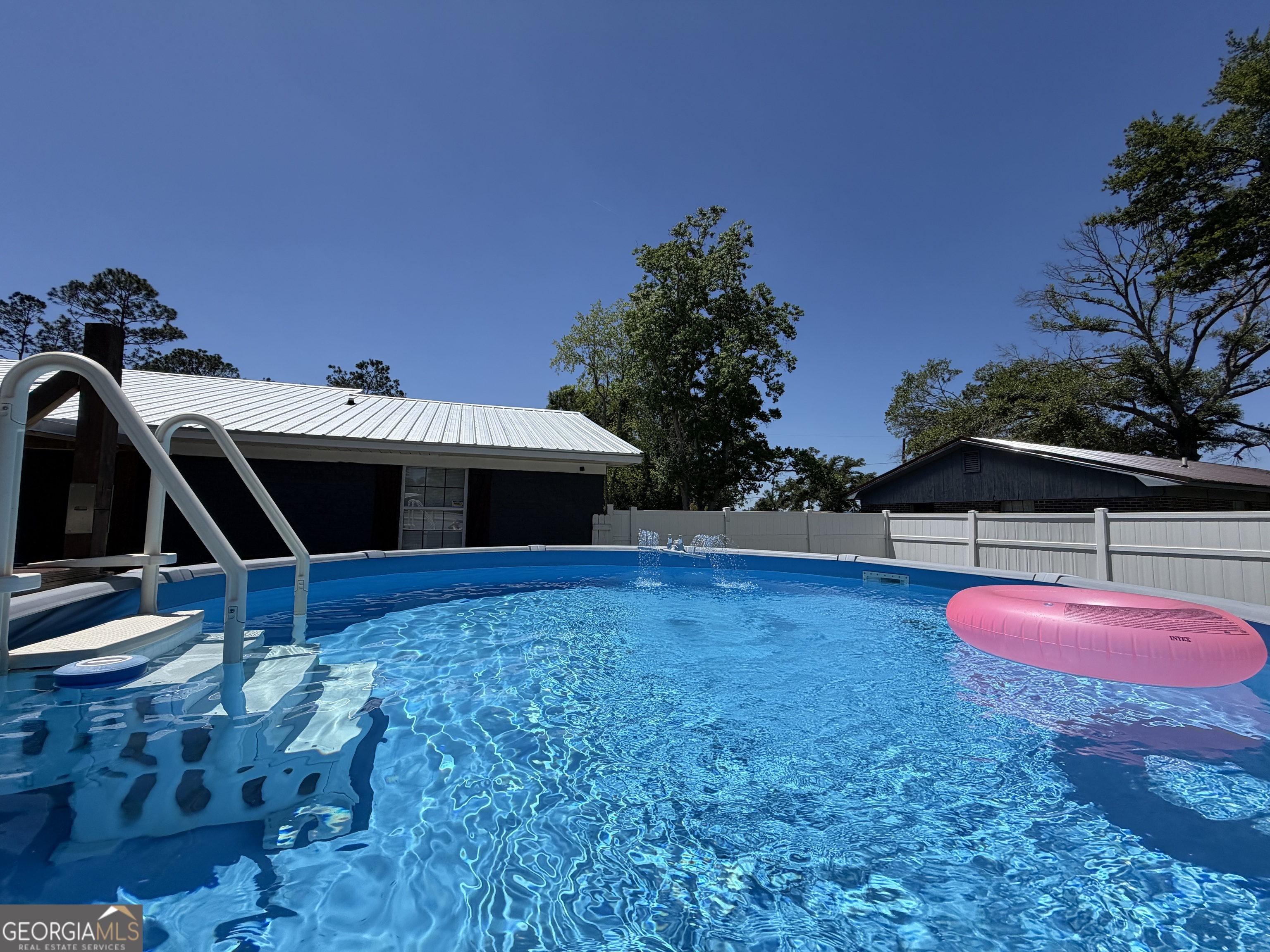 53 Carey Drive Hazlehurst GA 31539