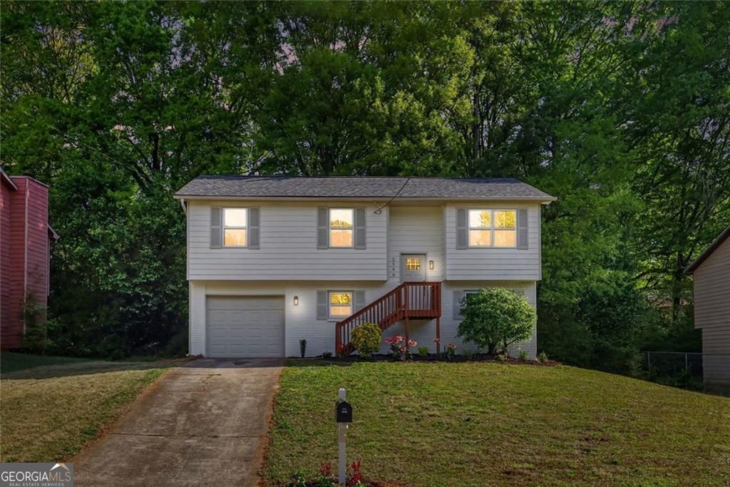 2546 Candler Woods Drive Decatur GA 30032