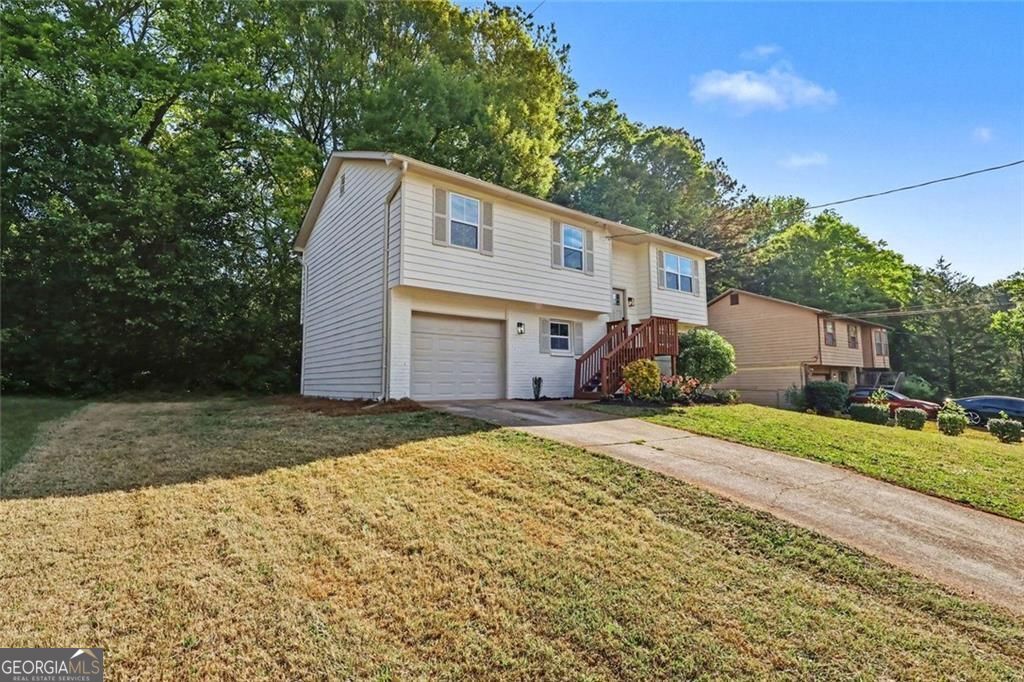 2546 Candler Woods Drive Decatur GA 30032
