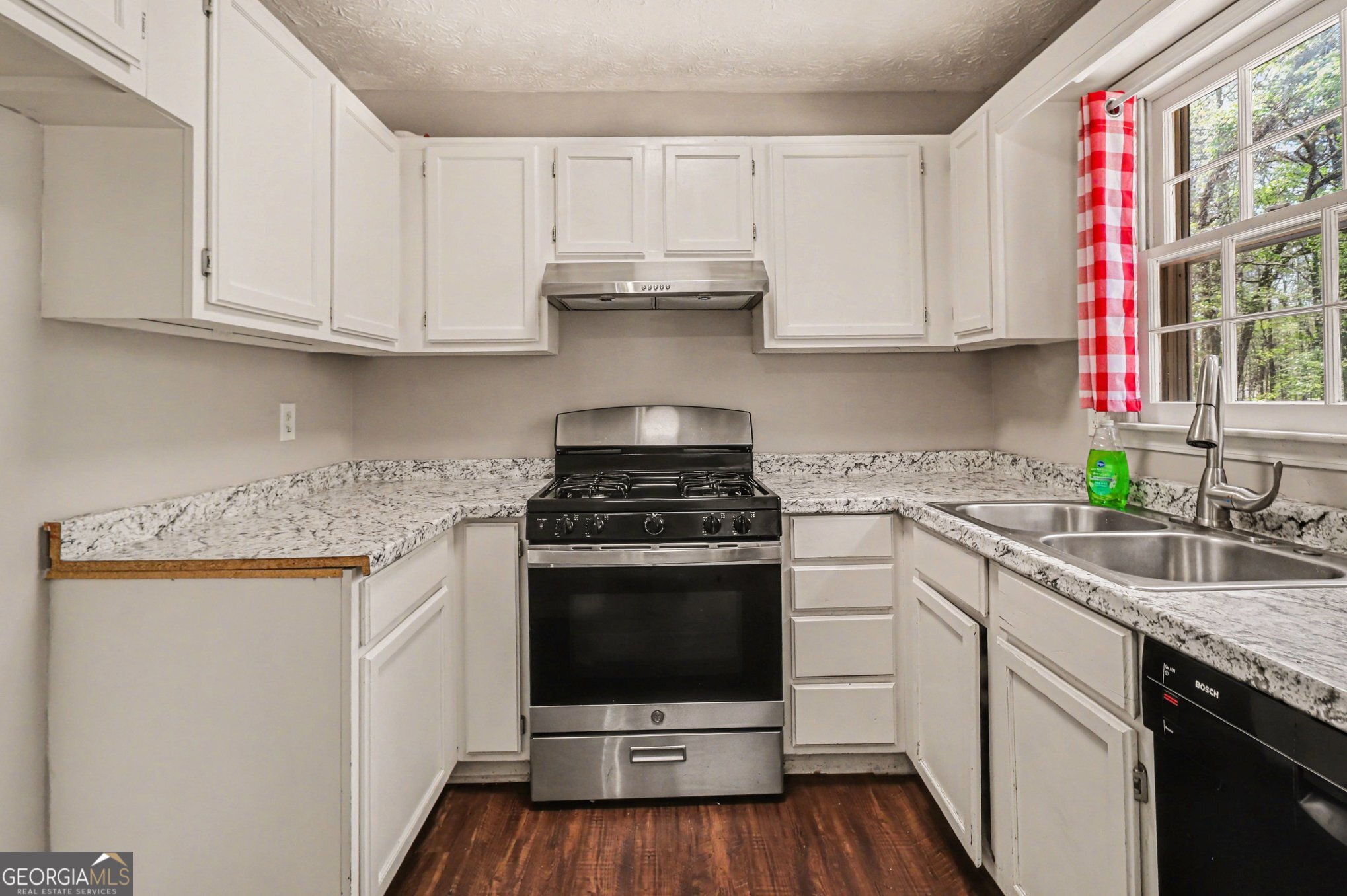 1201 Sid Hunter Road Senoia GA 30276