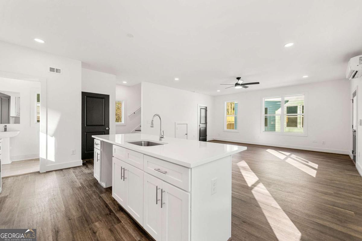 1092 Wedgewood Drive NW Atlanta GA 30318