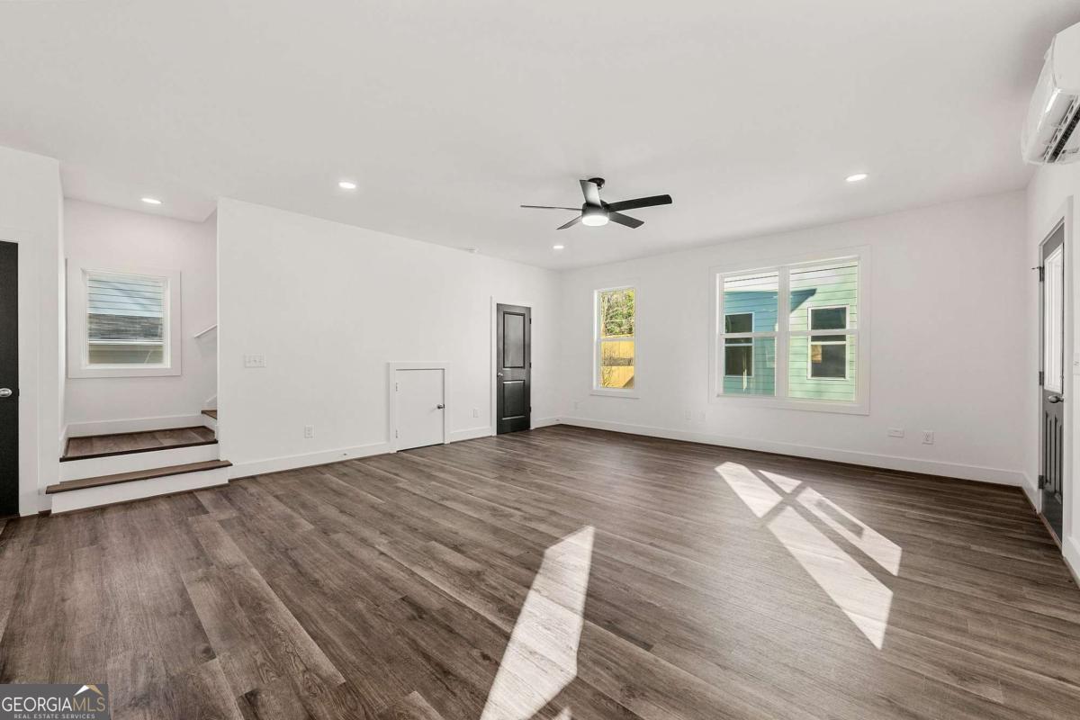 1092 Wedgewood Drive NW Atlanta GA 30318