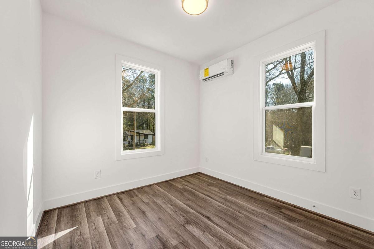1092 Wedgewood Drive NW Atlanta GA 30318