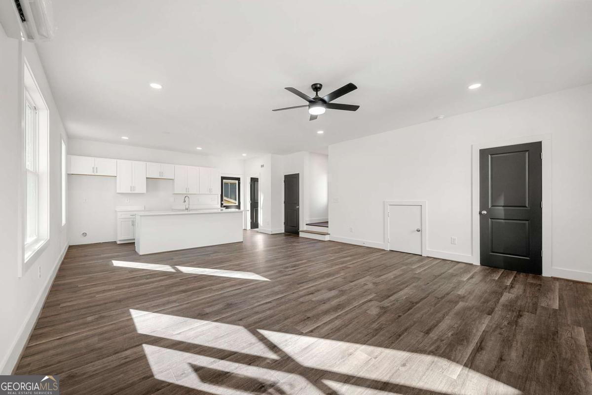 1092 Wedgewood Drive NW Atlanta GA 30318