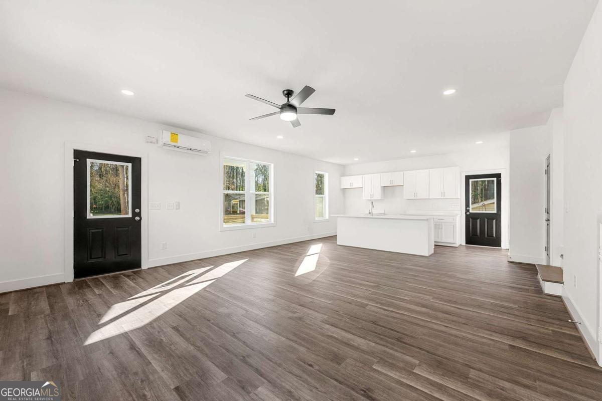 1092 Wedgewood Drive NW Atlanta GA 30318