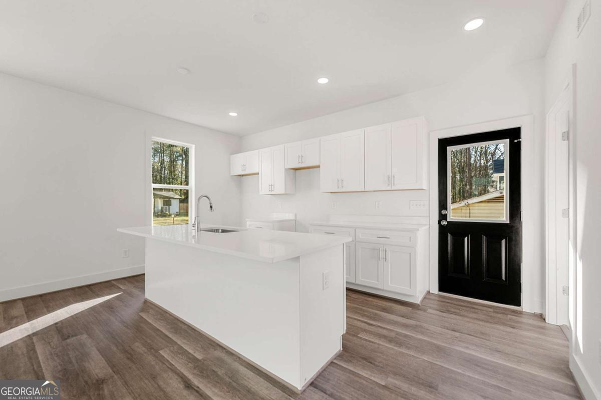 1092 Wedgewood Drive NW Atlanta GA 30318