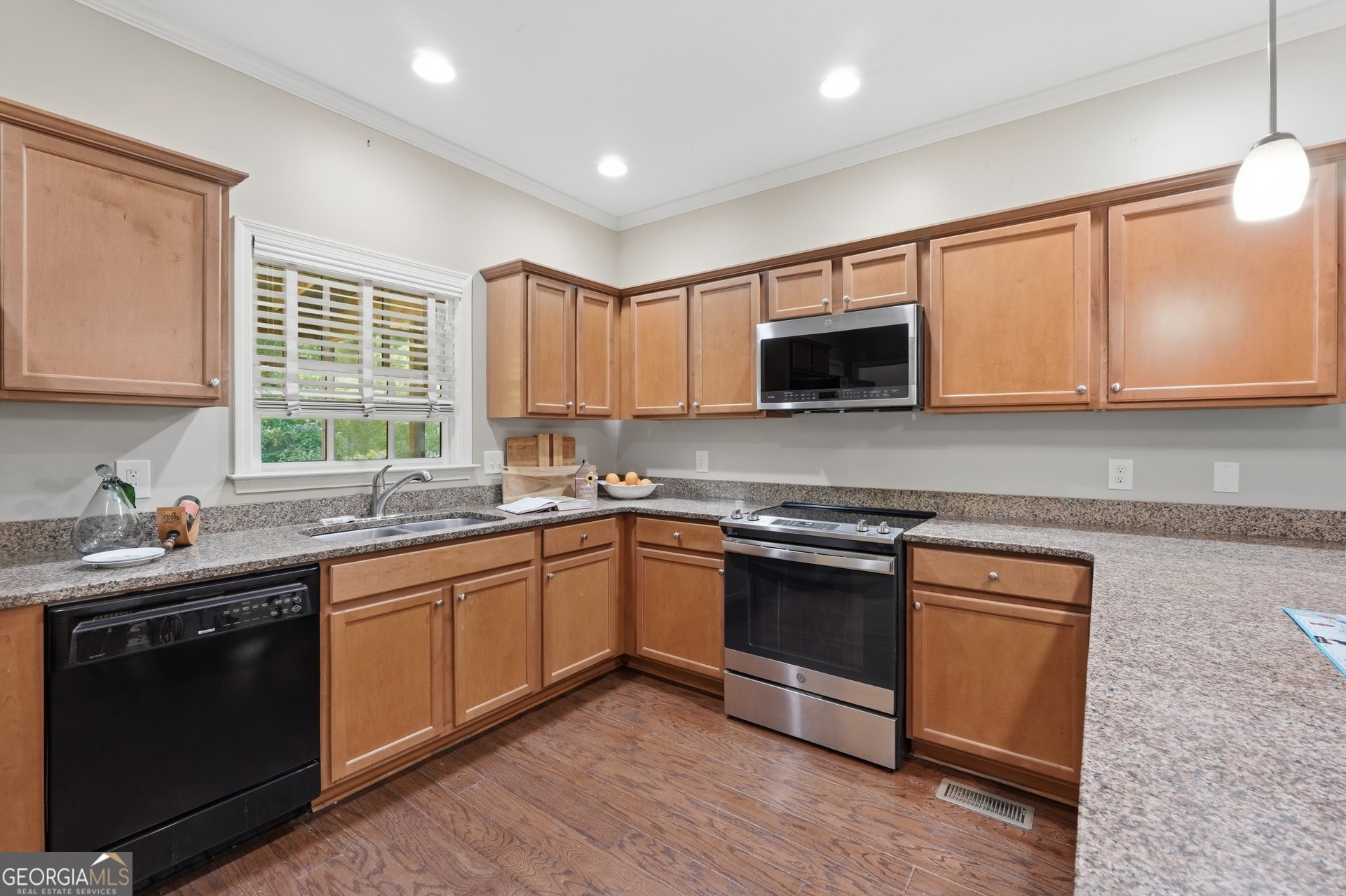 35 Etowah Drive Cartersville GA 30120