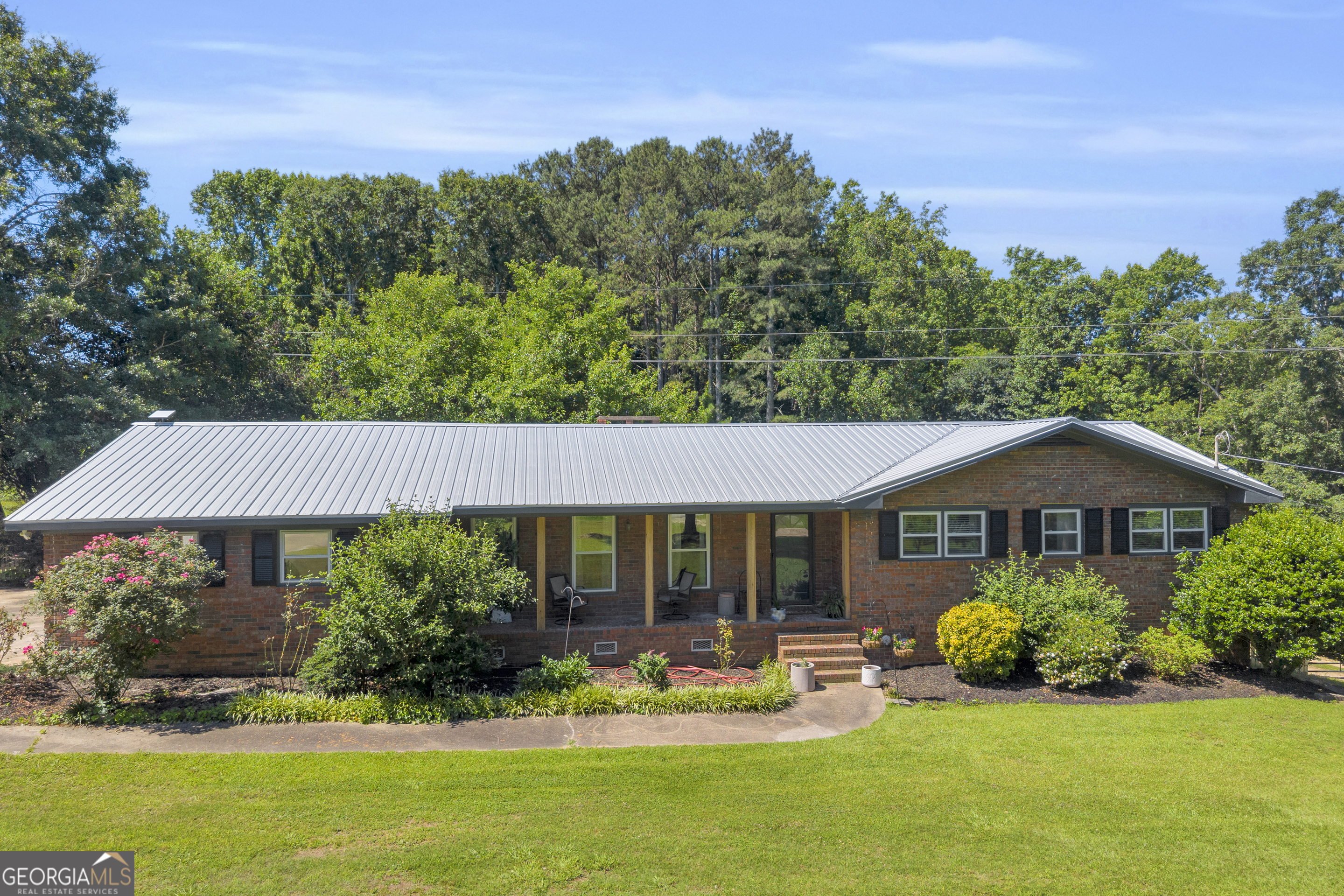 101 W Hendricks Street Bowman GA 30624