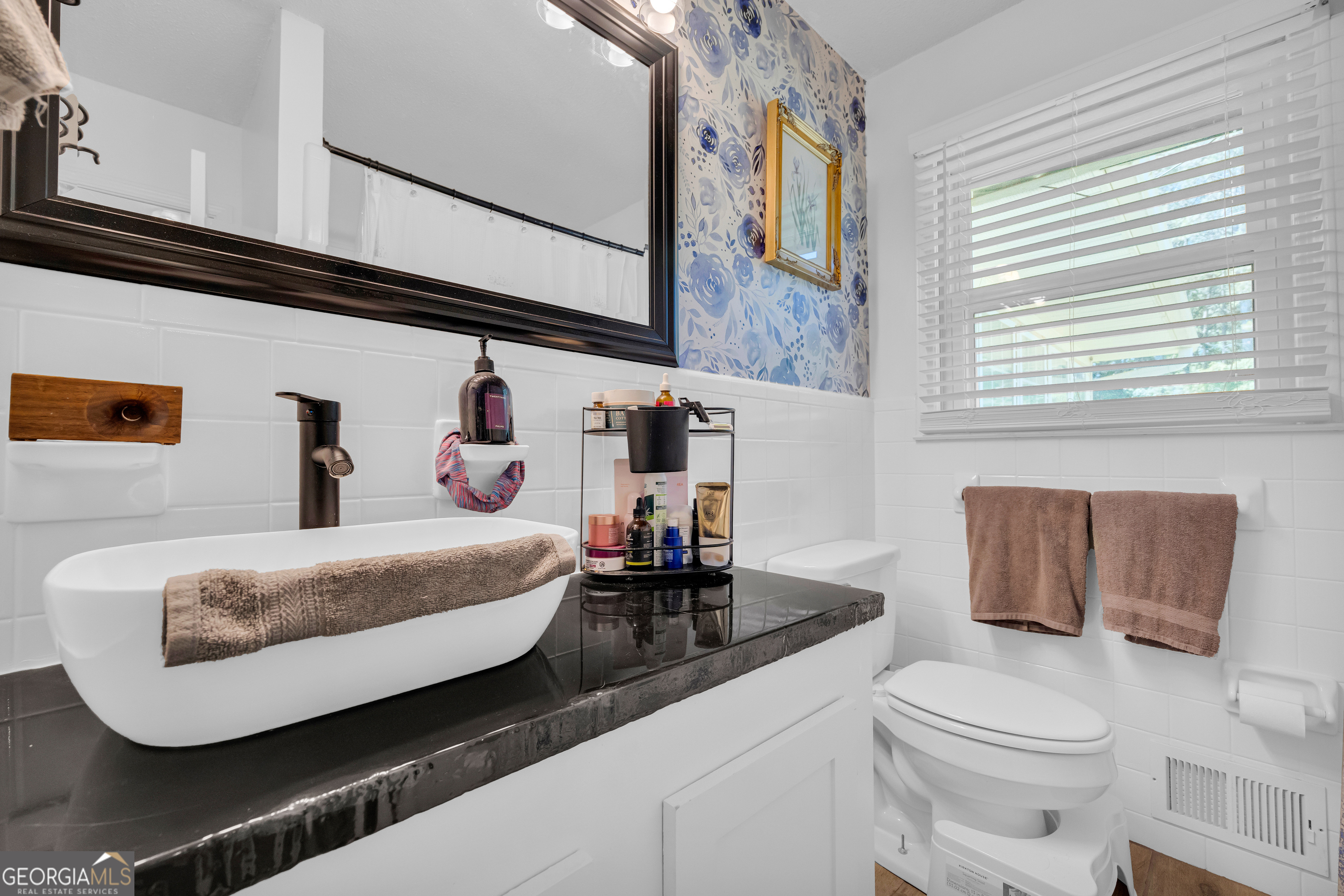 101 W Hendricks Street Bowman GA 30624