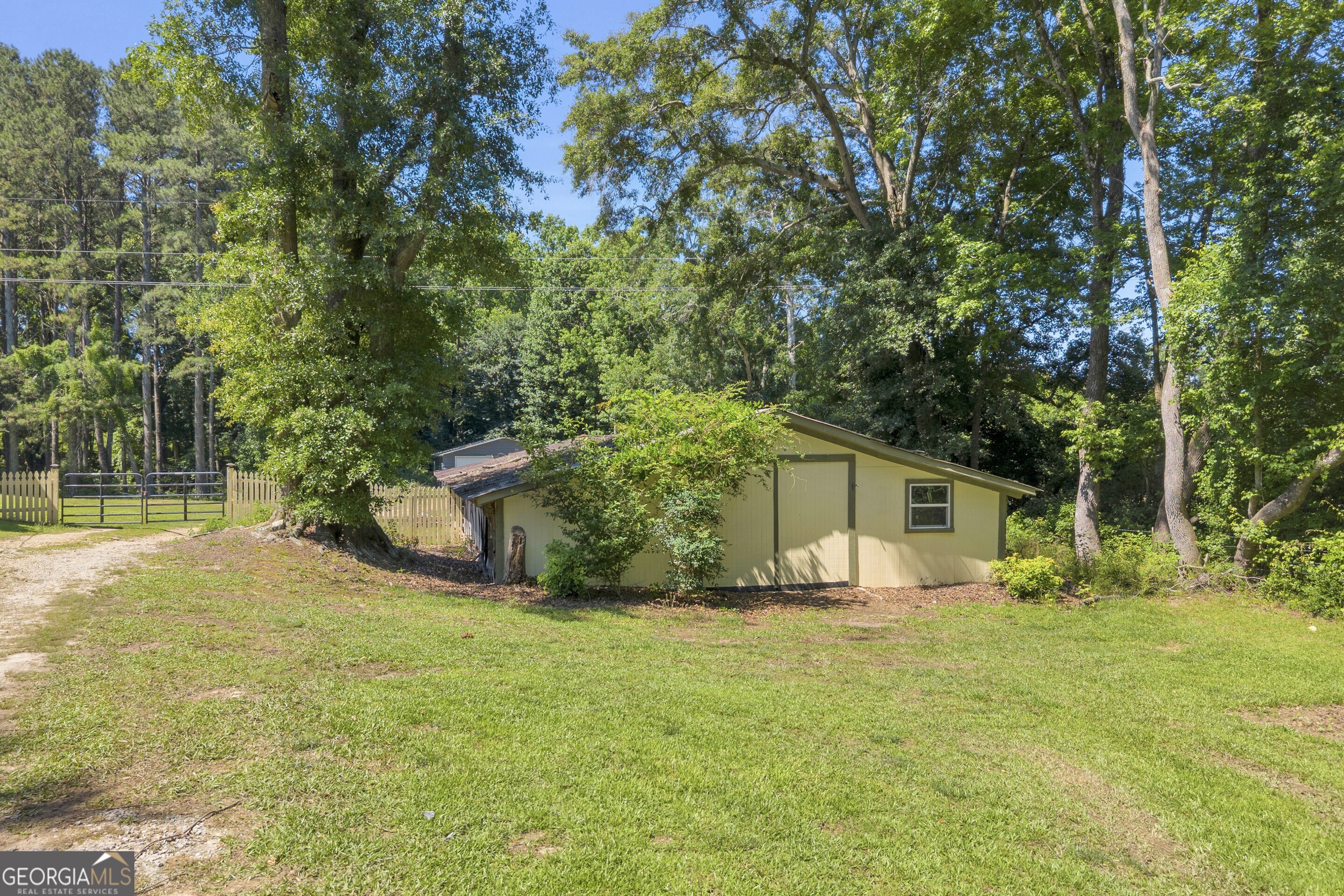 101 W Hendricks Street Bowman GA 30624