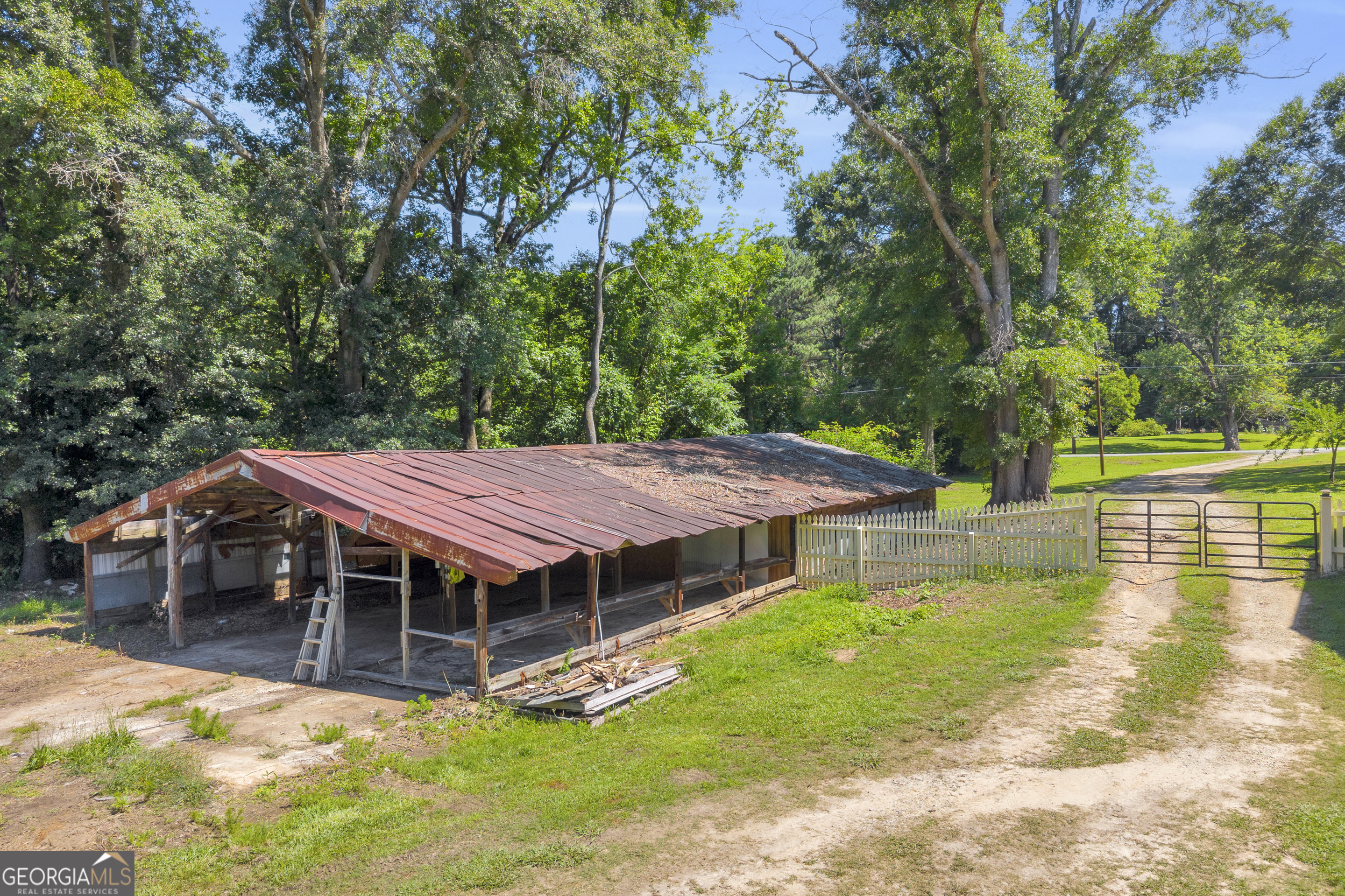 101 W Hendricks Street Bowman GA 30624