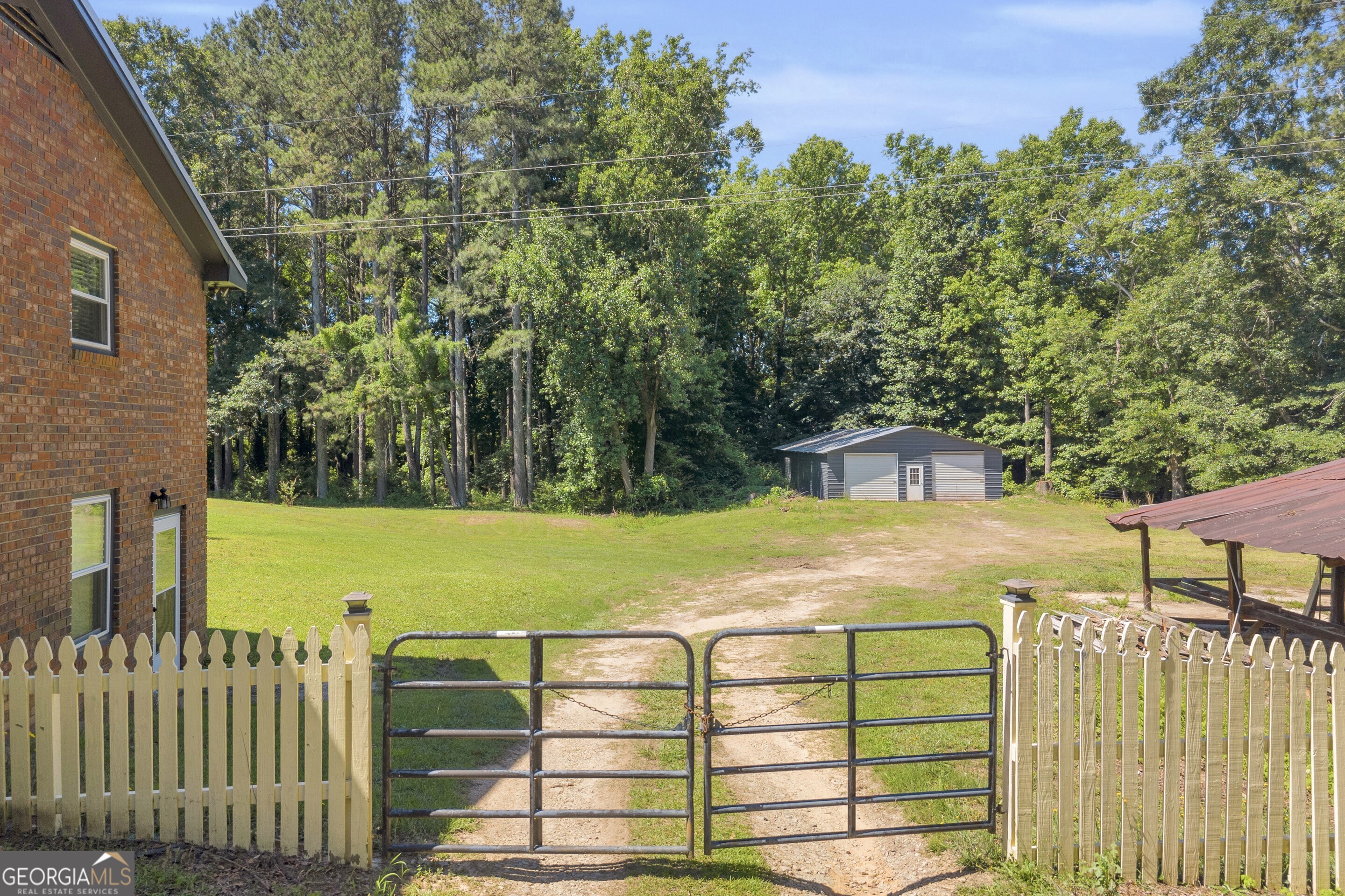 101 W Hendricks Street Bowman GA 30624