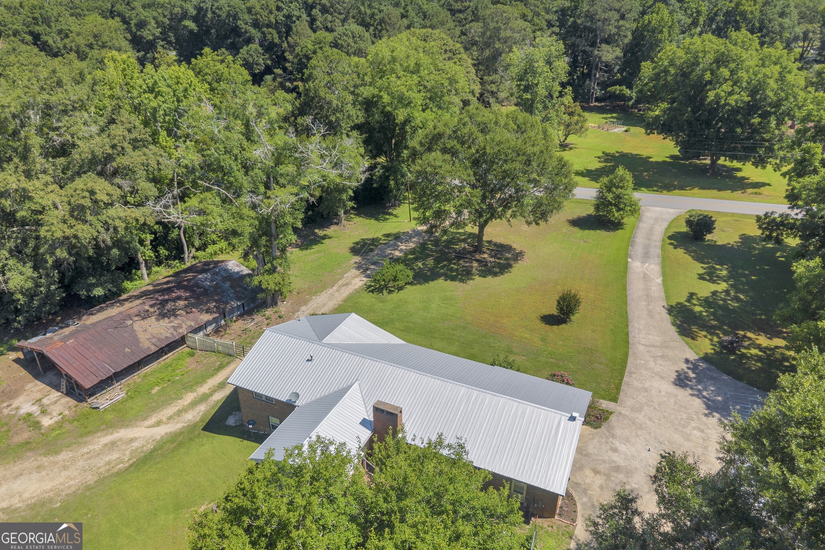 101 W Hendricks Street Bowman GA 30624