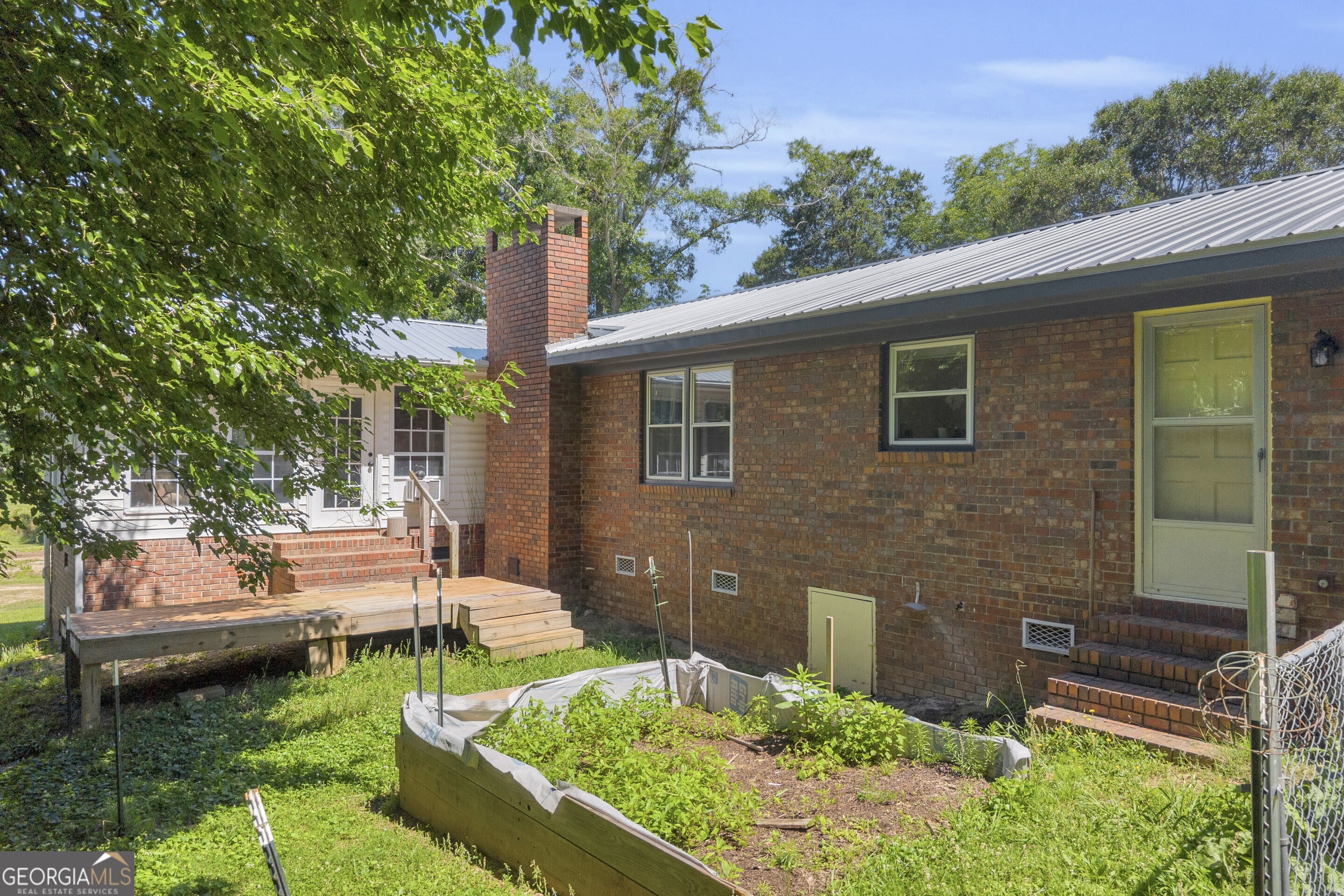101 W Hendricks Street Bowman GA 30624