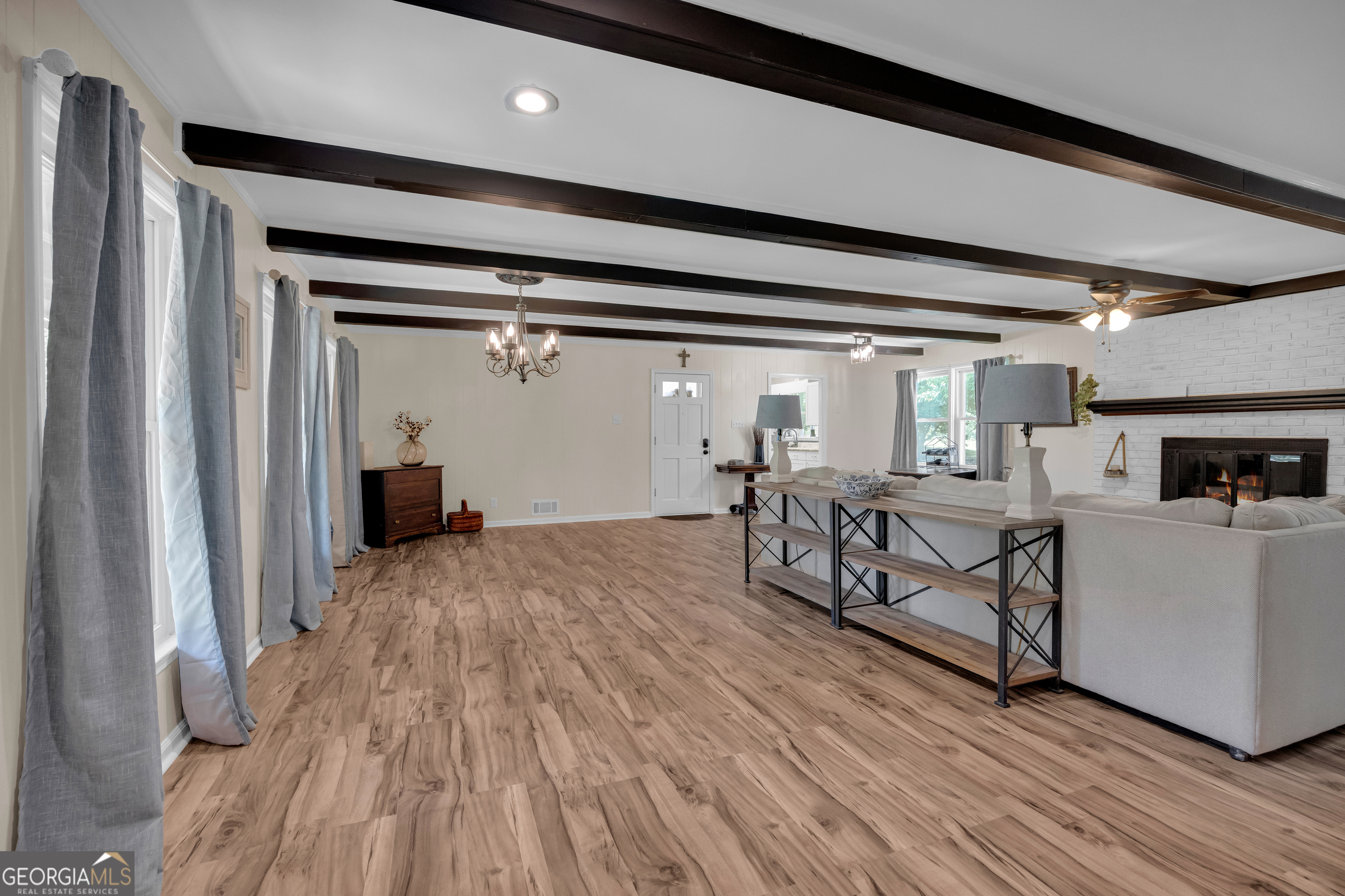 101 W Hendricks Street Bowman GA 30624
