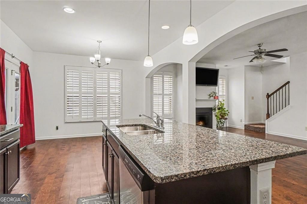 4987 Rapahoe Trail Atlanta GA 30349