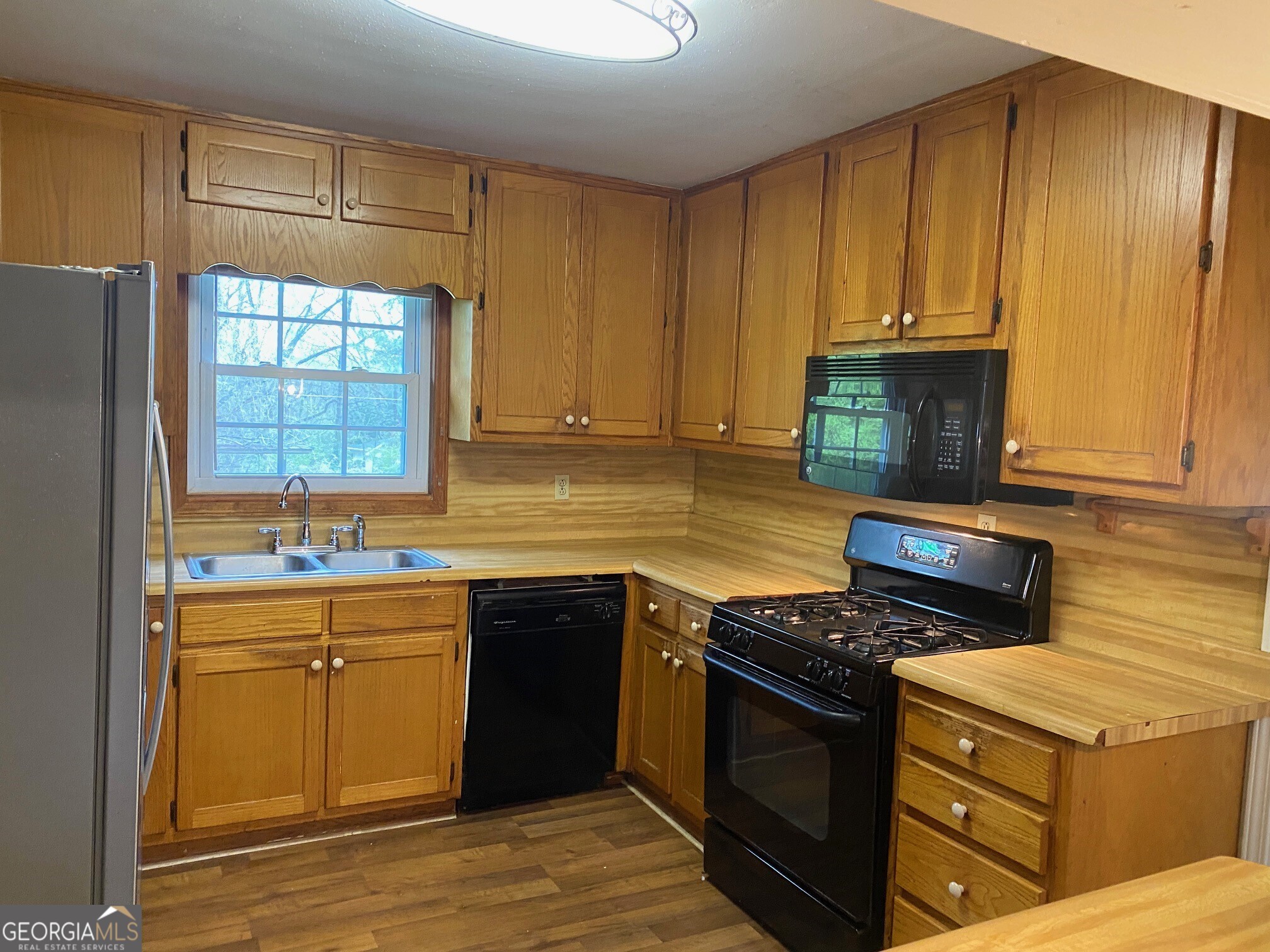197 Cooper Lake Road SE Mableton GA 30126