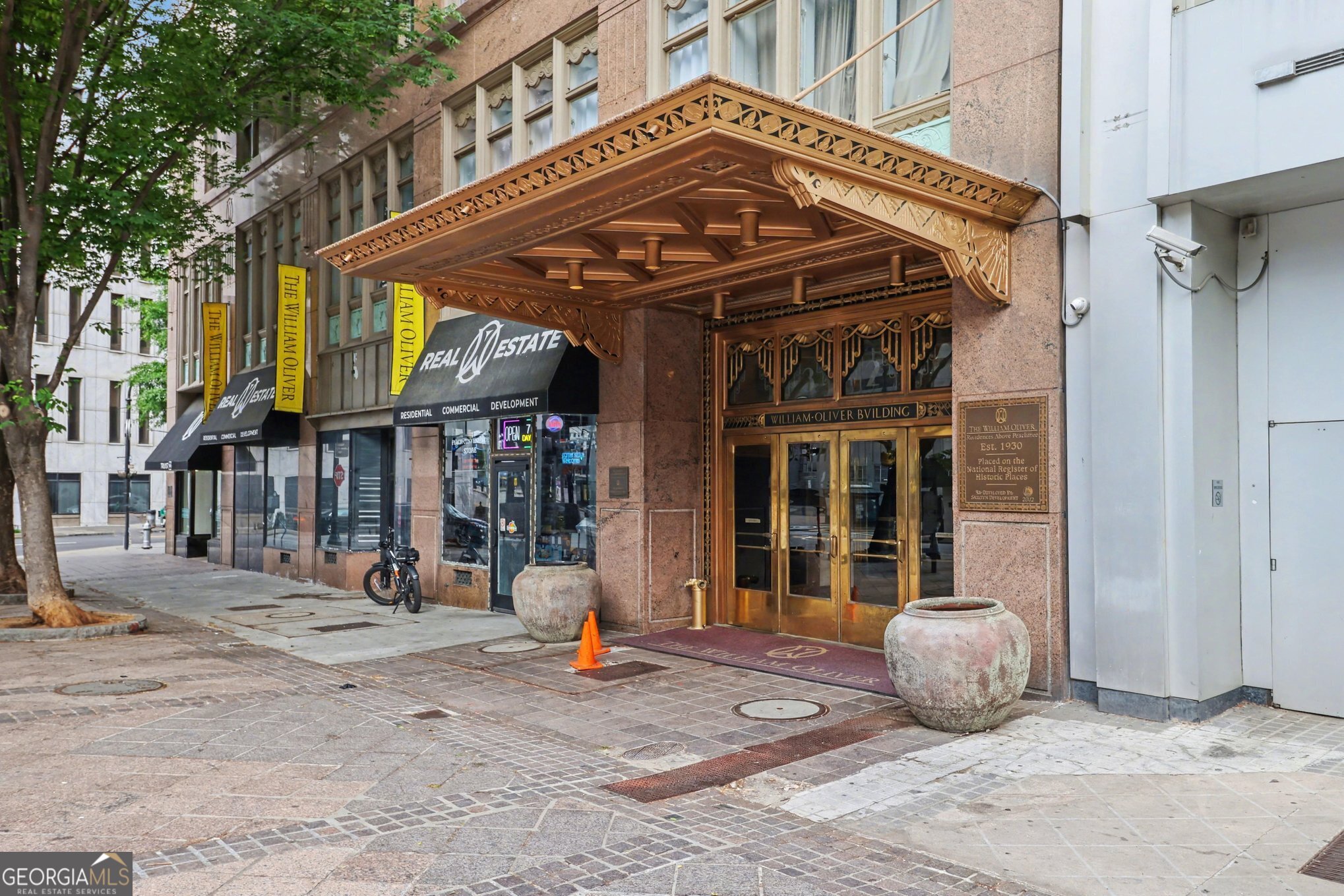 32 Peachtree Street NW Atlanta GA 30303