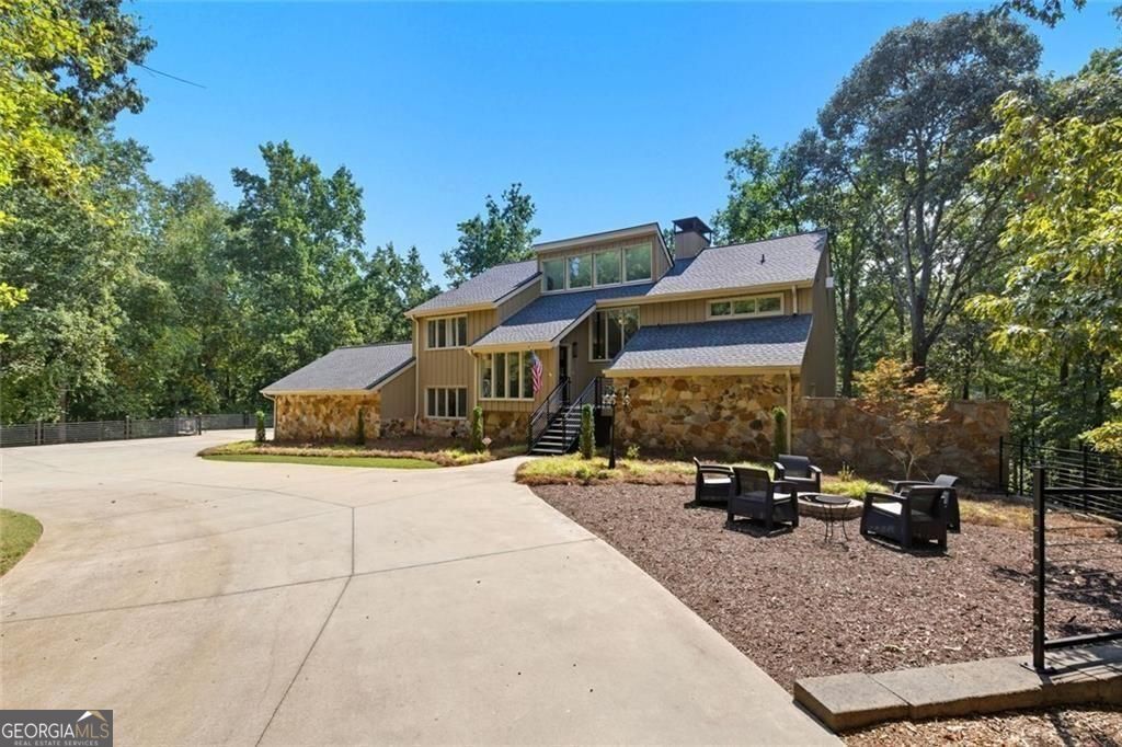 3680 Lamplighter Cove Road Gainesville GA 30504